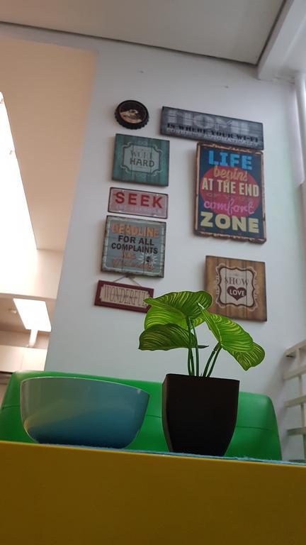 Hostel Crossroads Manila *